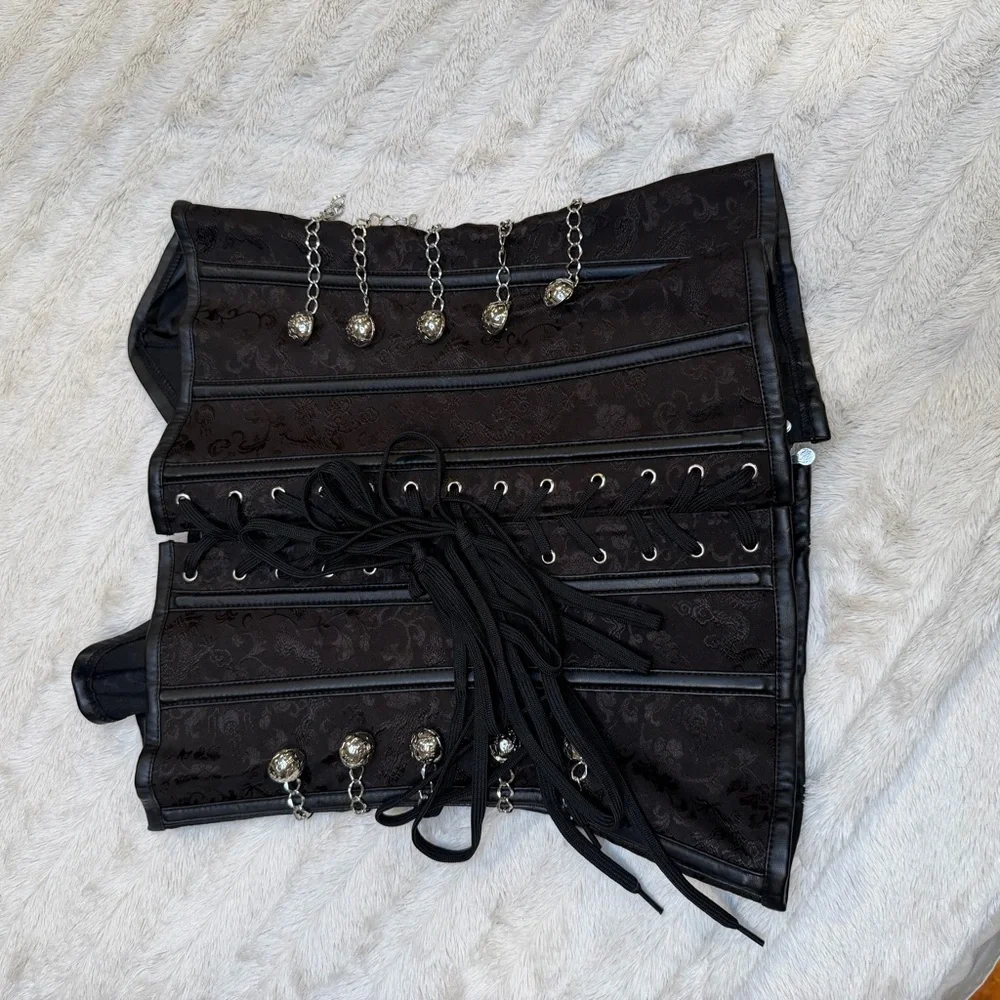 Adjustable Black Corset with Silver Chain Details - Picture 2 of 4